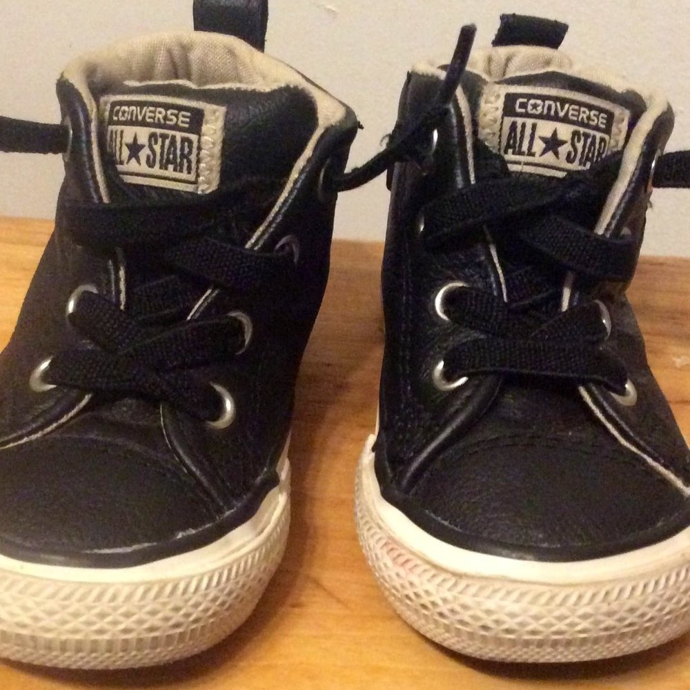 Toddler Converse All Stars Leather Size 5